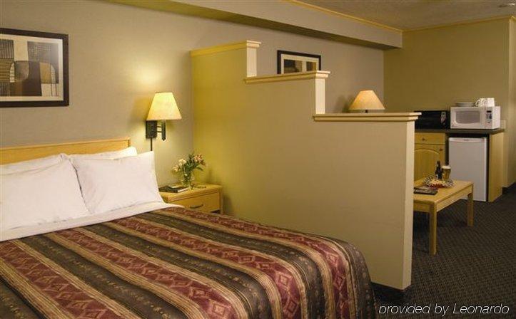 Travelodge By Wyndham Fort Mcmurray Habitación foto