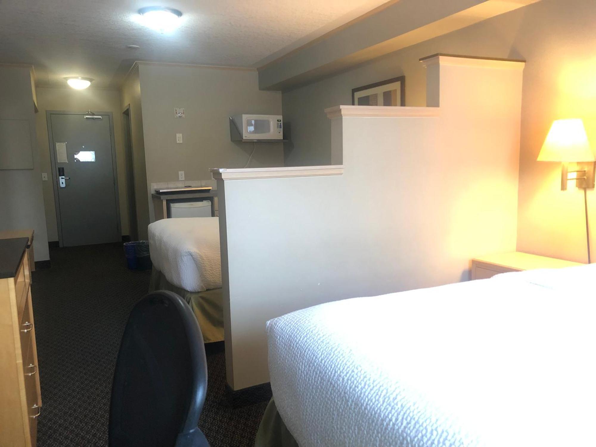 Travelodge By Wyndham Fort Mcmurray Exterior foto