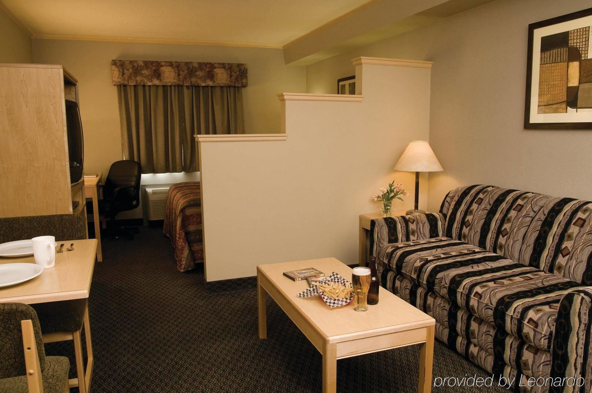 Travelodge By Wyndham Fort Mcmurray Exterior foto